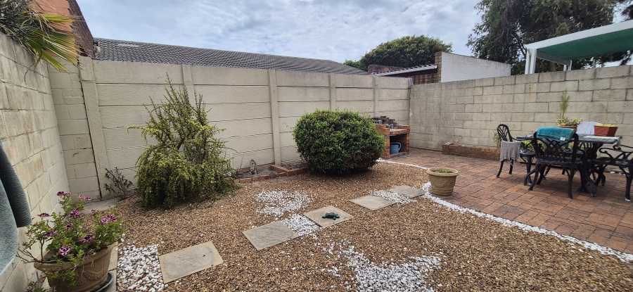 2 Bedroom Property for Sale in Table View Western Cape